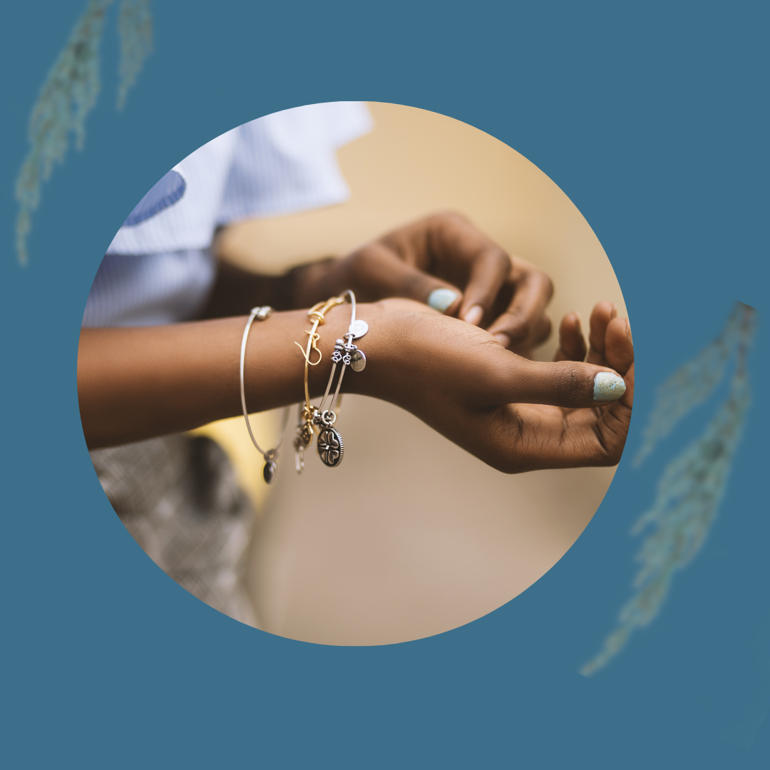 BRACELET